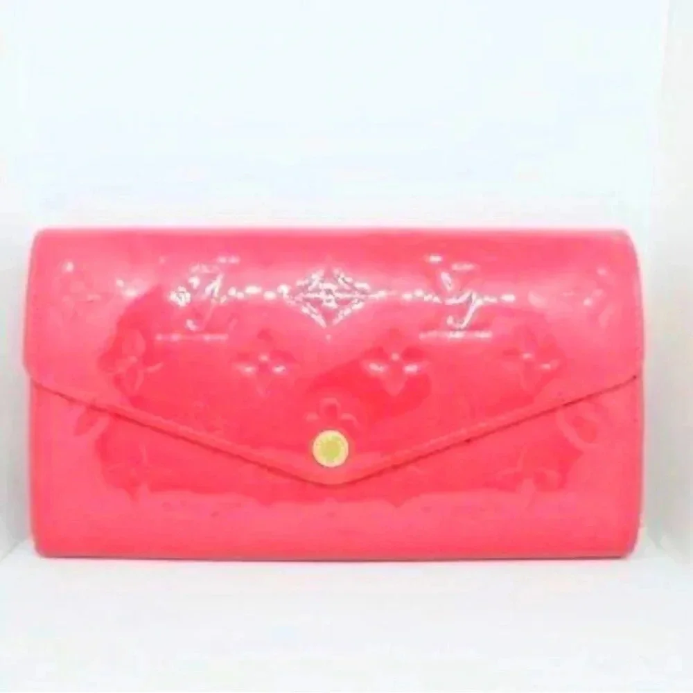 Louis Vuitton Sara Wallet, Portefeuille M90313 Hot pink Monogram Vernis Ts2136
